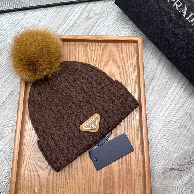 BEANIE HAT IN CHOCOLATE BROWN WOOL 352364