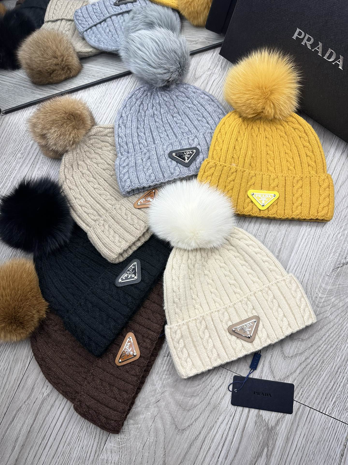 BEANIE HAT IN CAMEL BROWN WOOL 352367
