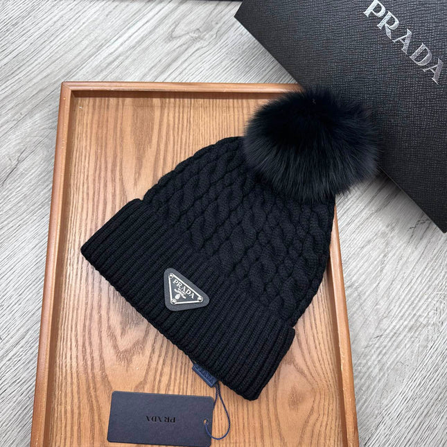 BEANIE HAT IN BLACK WOOL 352375