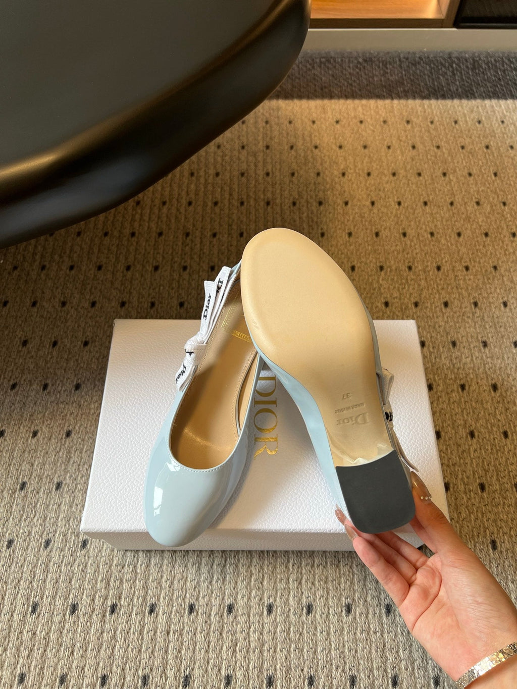 DIOR 26S HIGH HEELS 80 MM IN LIGHT BLUE PATENT CALFSKIN WITH RIBBON BOW