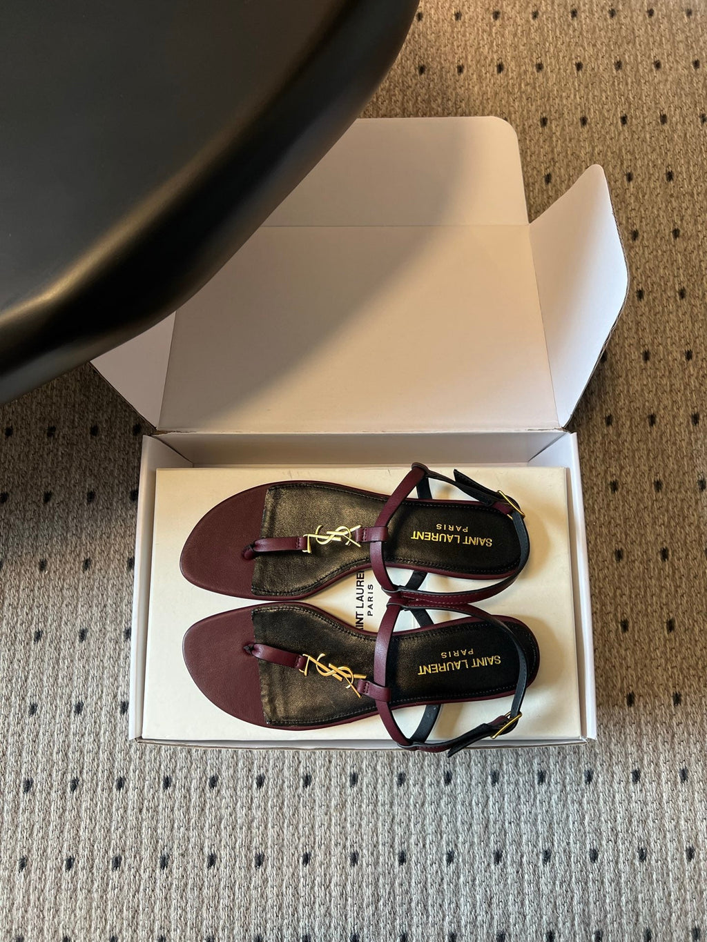 YSL 26S THONG SANDALS IN DARK RED CALFSKIN WITH GOLD HARDWARE