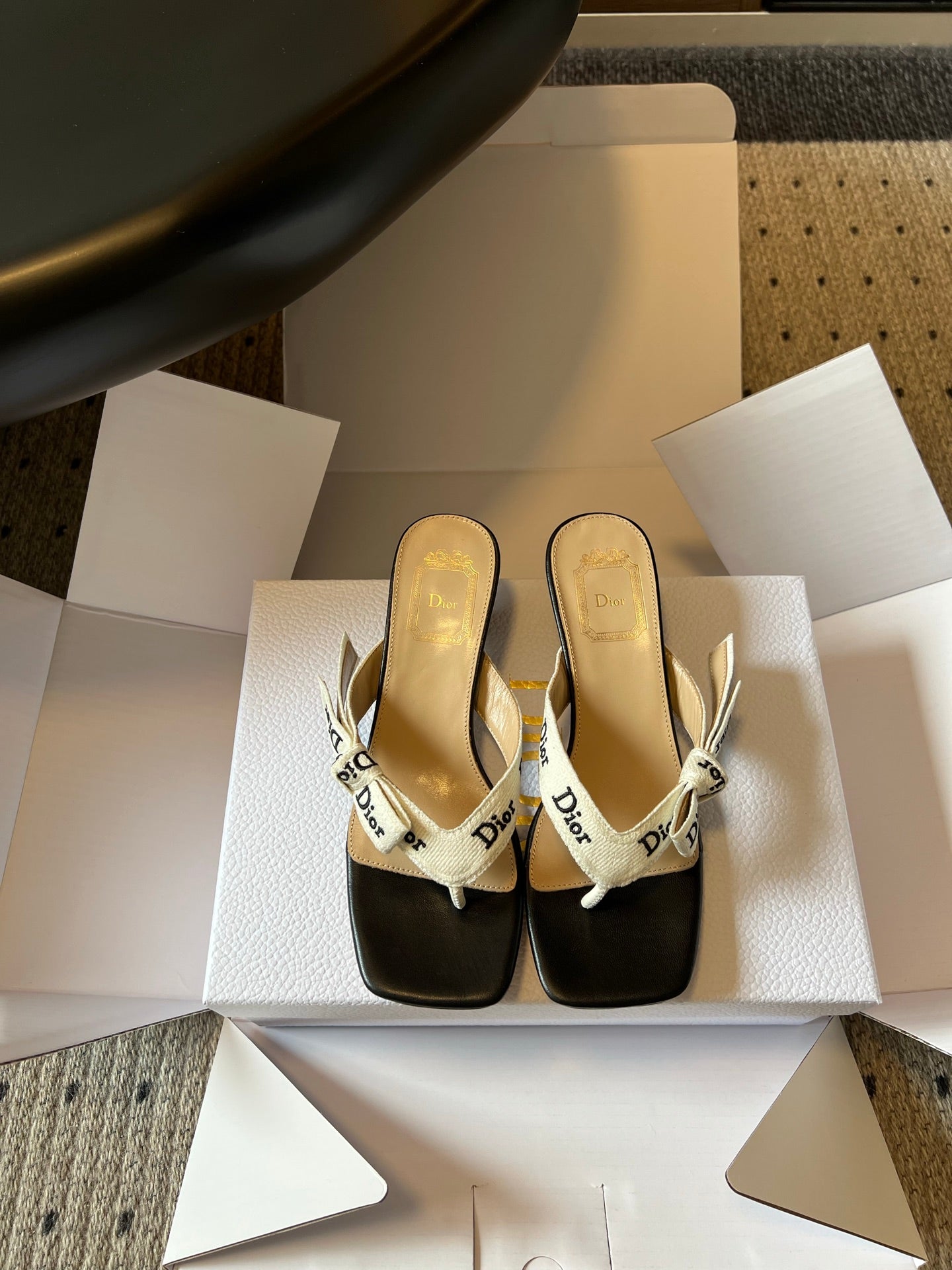 DIOR 26S HIGH-HEEL THONG SANDAL 35MM IN BEIGE EMBROIDERED CANVAS AND BLACK CALFSKIN