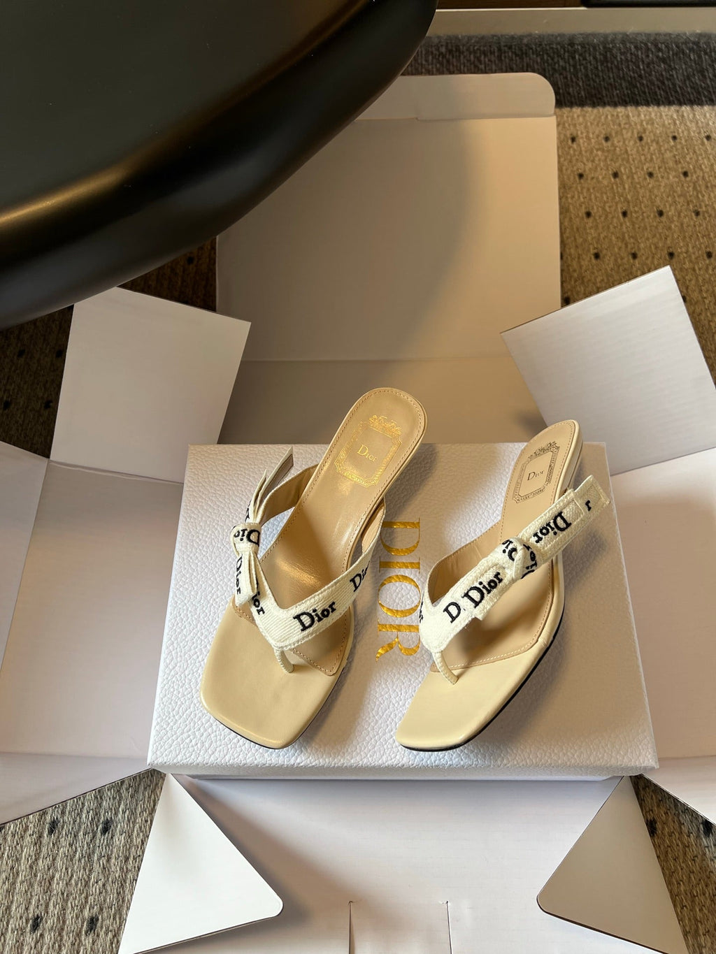 DIOR 26S HIGH-HEEL THONG SANDAL 35MM IN BEIGE EMBROIDERED CANVAS AND CALFSKIN