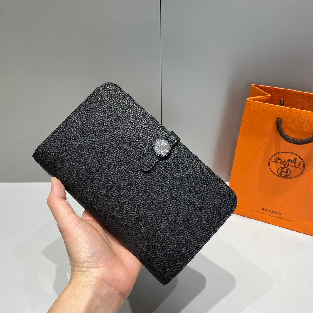 TOGO PASSPORT HOLDER 20 IN BLACK CALFSKIN