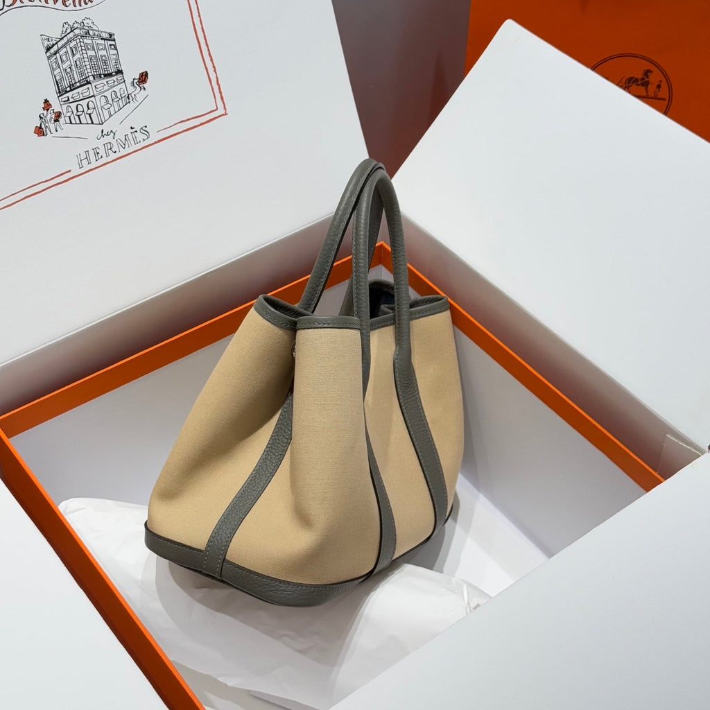 GARDEN PARTY 30CM IN DARK BEIGE TOILETS COTTON CANVAS AND GREY CALFSKIN