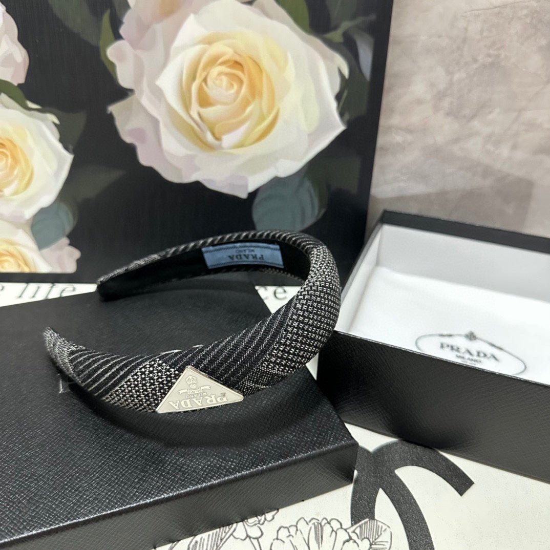 THICK HEADBAND IN BLACK MIX WHITE KNITTED FABRIC 432808