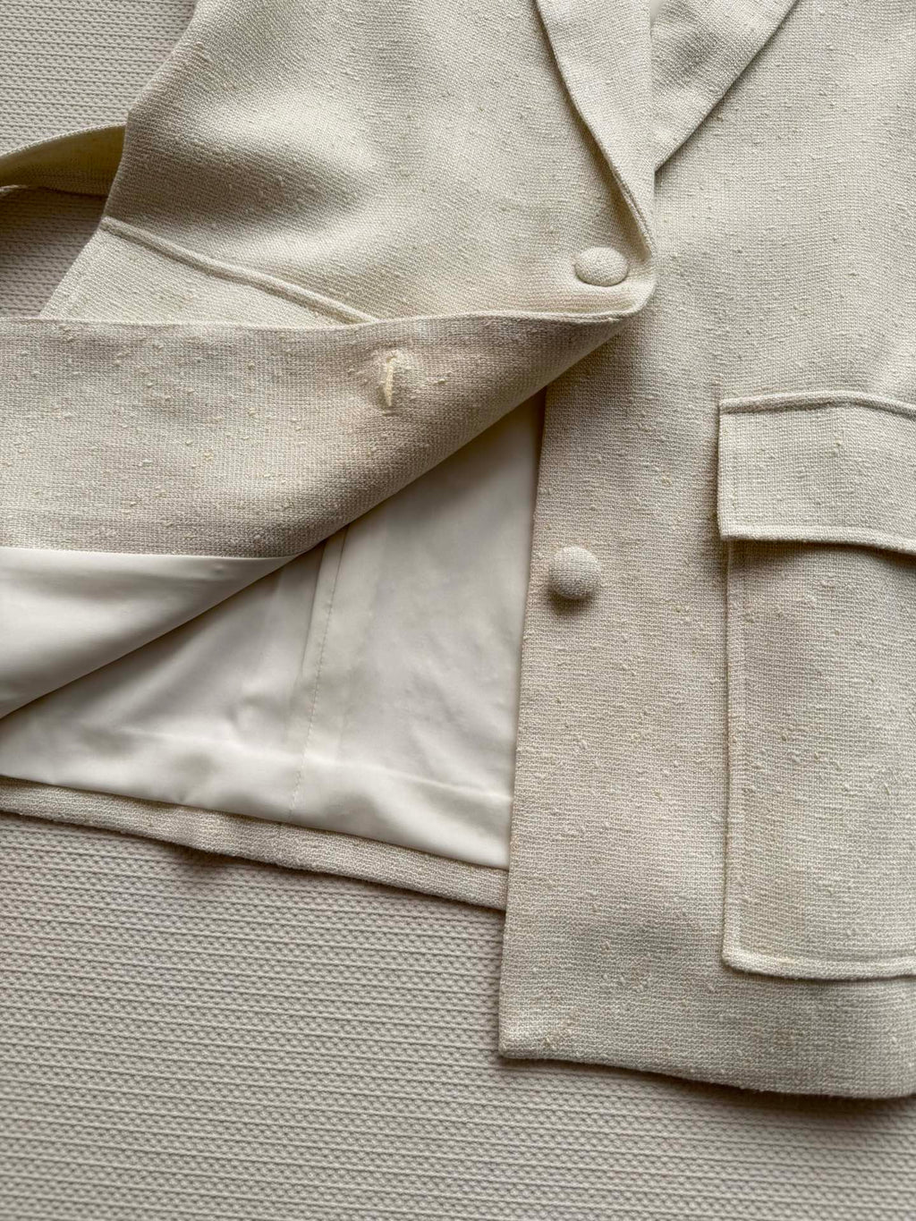 CHANEL 26S SLEEVELESS BLAZER 709