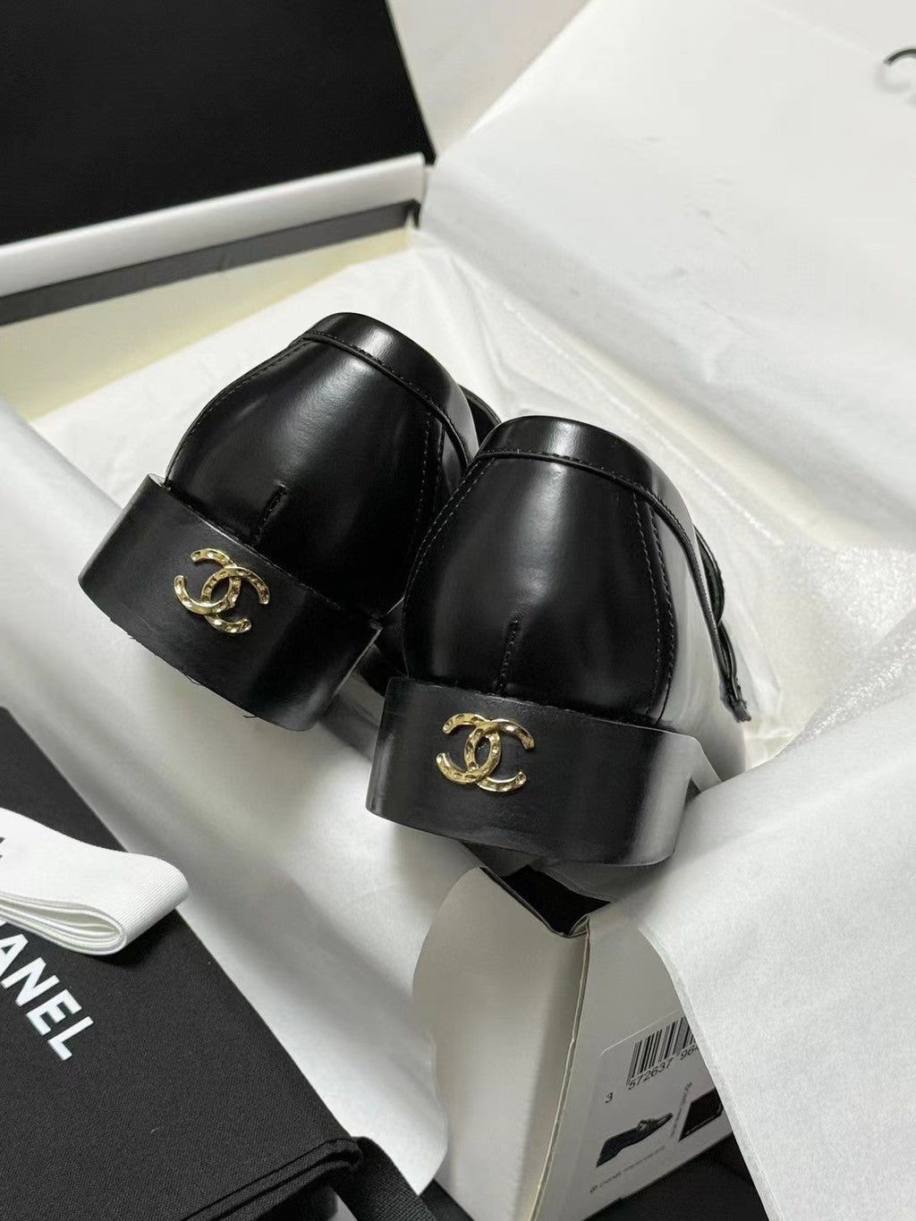 CC LOAFER BLACK CALFSKIN WITH META LOGO