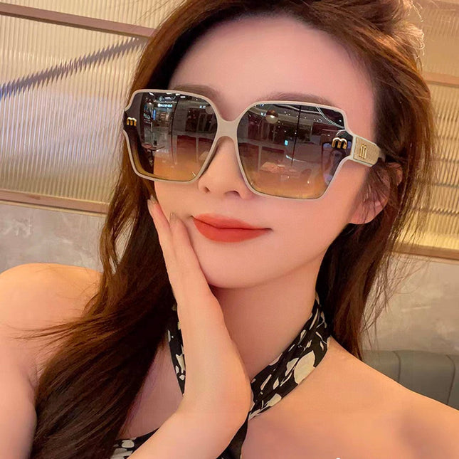 RUNWAY SQUARE SUNGLASSES 51130 IN ACETATE