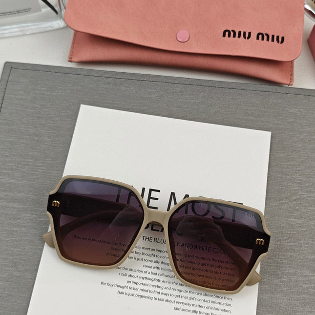 RUNWAY SQUARE SUNGLASSES 51130 IN ACETATE