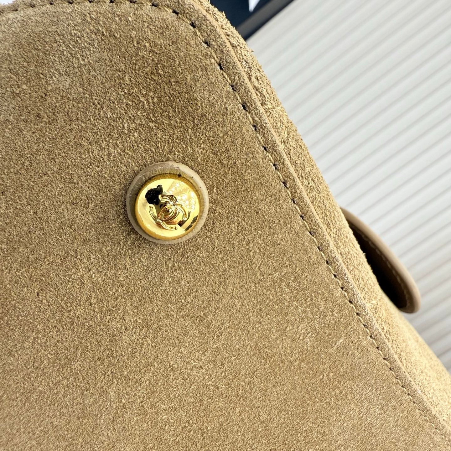 CHANEL 26S BUCKET SHOULDER BAG 26 IN LIGHT BROWN SUEDE AND CALFSKIN GOLD HARDWARE