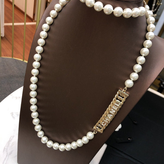 CHANEL 25S CHAIN BELT IN WHITE PEARL 615991