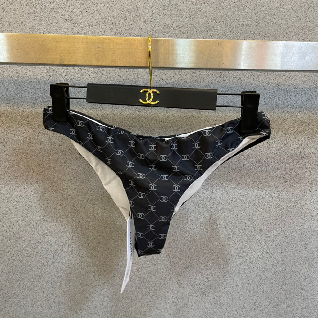 CC BIKINI SWIMSUIT SET IN BLACK AND WHITE LOGO PRINTED 581298