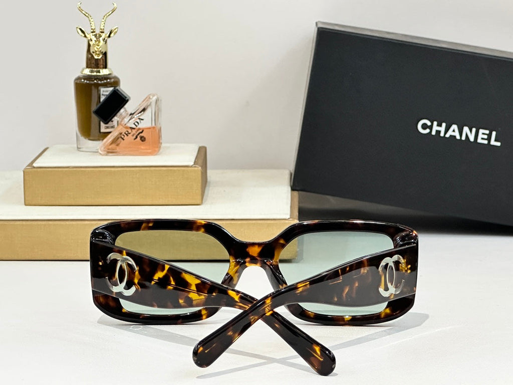 SQUARE SUNGLASSES 642639 IN ACETATE