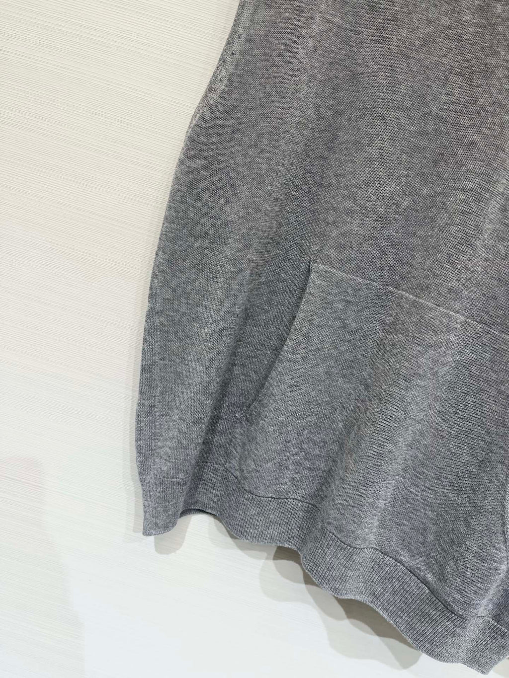 PRADA 26S HOODED SLEEVELESS KNIT TOP 1021