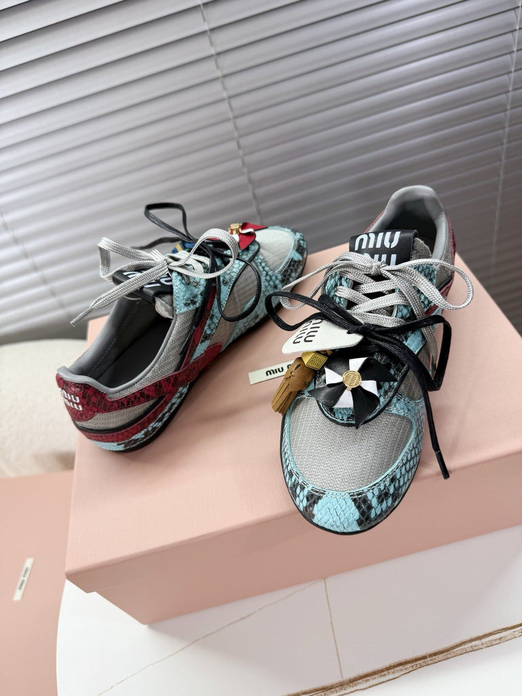 MIUMIU 26S GYMNASIUM SNEAKER IN SILVER FABRIC AND TURQUOISE BLUE SNAKE EFFECT CALFSKIN
