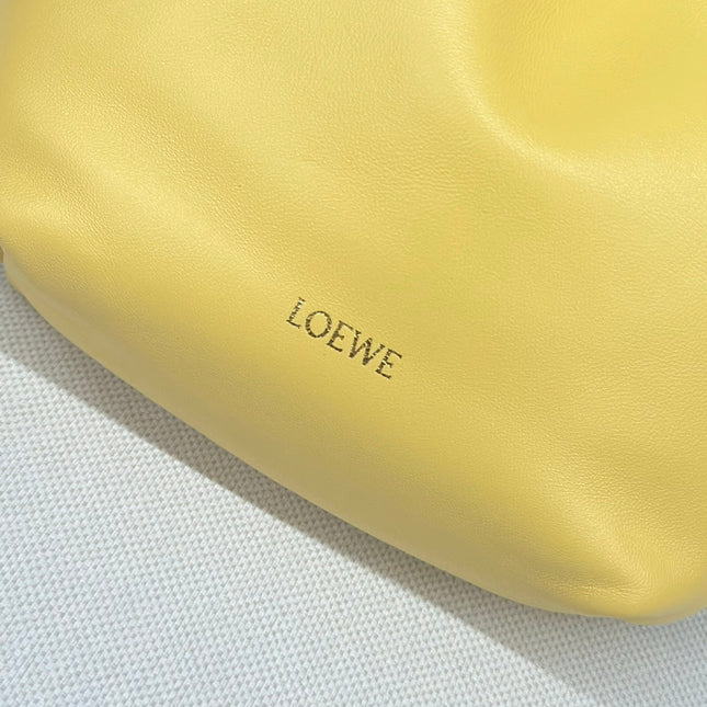 LOE 23 FLAMENCO PURSE BUCKET IN YELLOW LAMBSKIN