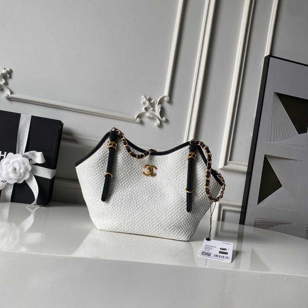 CHANEL 26S MAXI SHOPPING BAG 28 IN WHITE RAFFIA AND BLACK CALFKIN GOLD HARDWARE