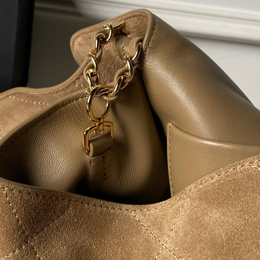 CHANEL 26S CLASSIC FLAP MEDIUM 39 IN LIGHT BROWN QUILTED SUEDE AND CALFSKIN GOLD HARDWARE