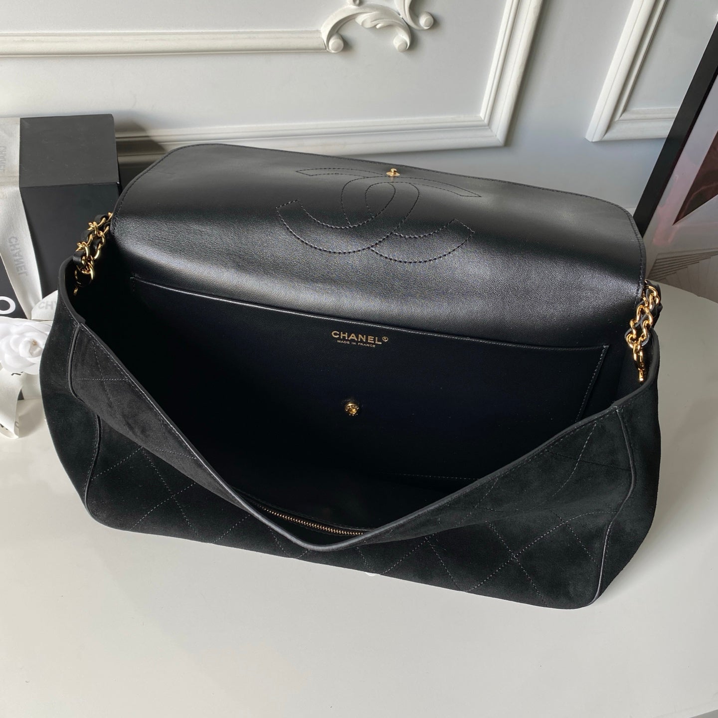 CHANEL 26S CLASSIC FLAP MEDIUM 39 IN BLACK QUILTED SUEDE AND CALFSKIN GOLD HARDWARE