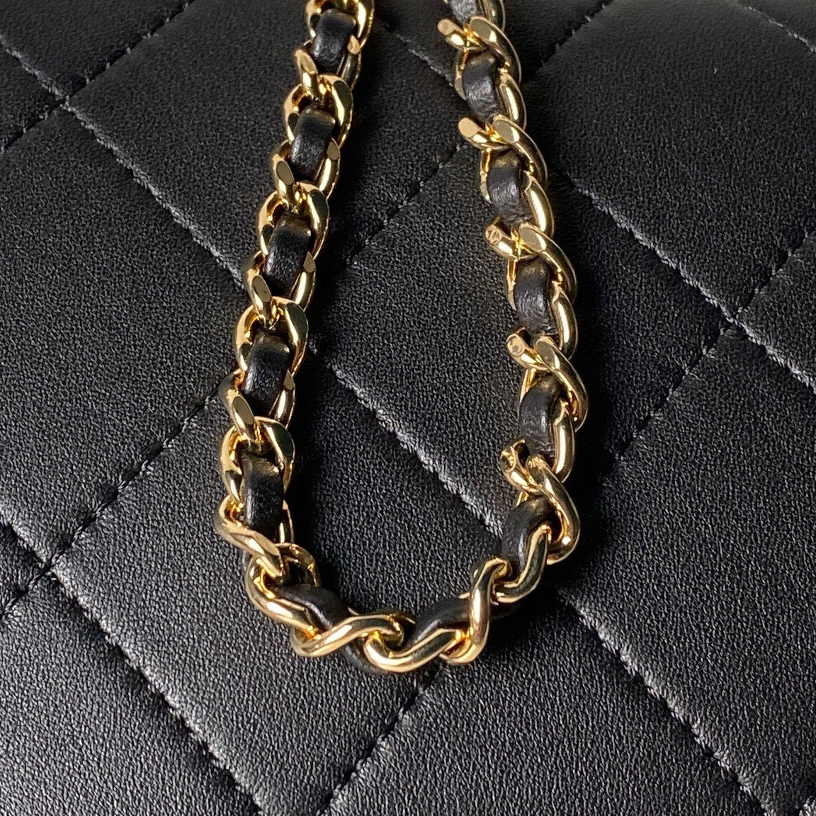 CHANEL 26S HOBO BAG SMALL 23 IN BLACK QUILTED LAMBSKIN GOLD HARDWARE