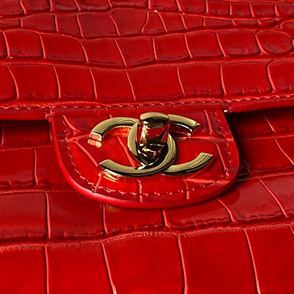 CHANEL 26S CC LOGO SHOULDER BAG 32 IN DARK RED CROCODILE-EMBOSSED CALFSKIN GOLD HARDWARE