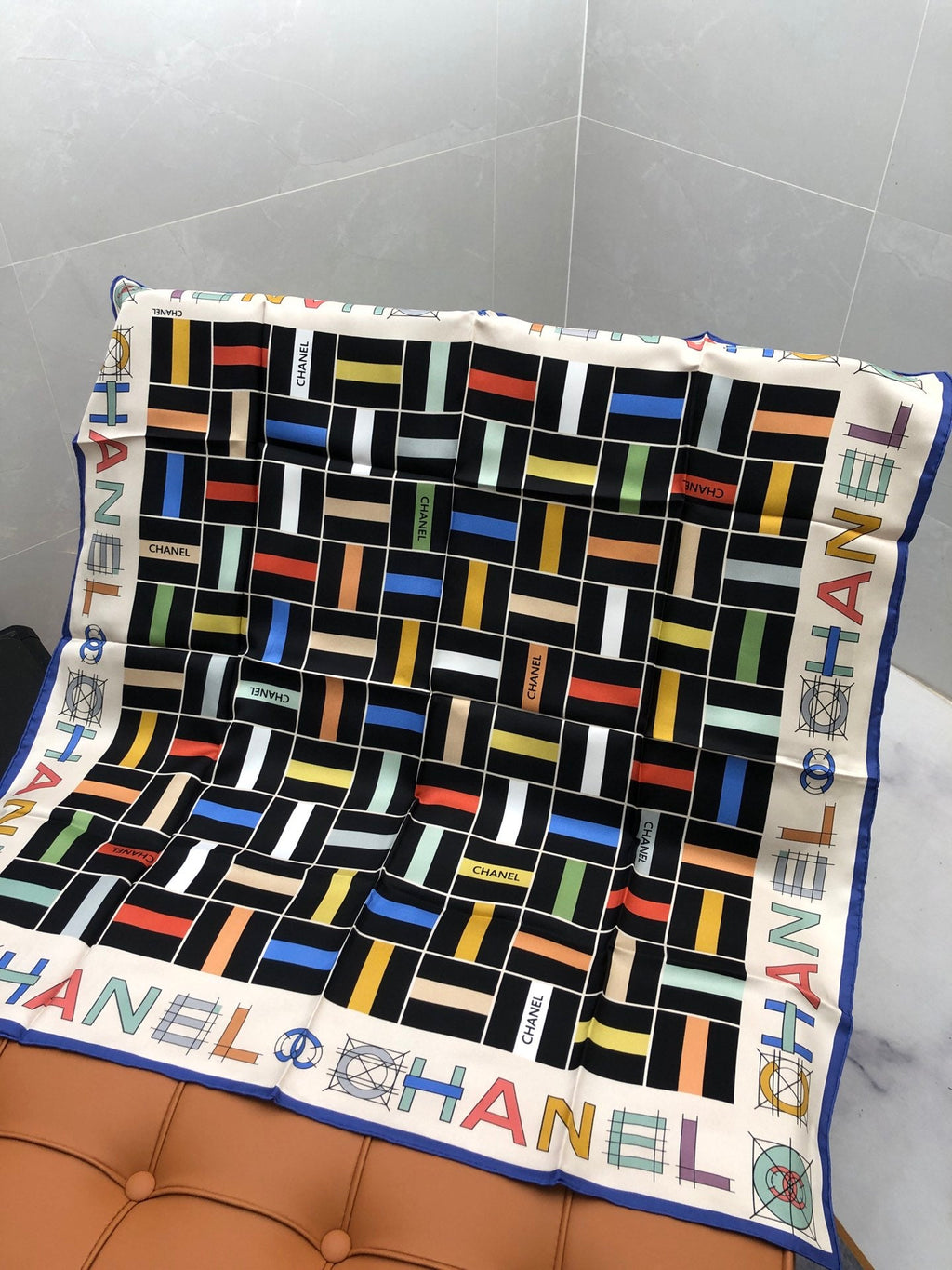 CHANEL 25S SCARF 90 IN SILK 704587