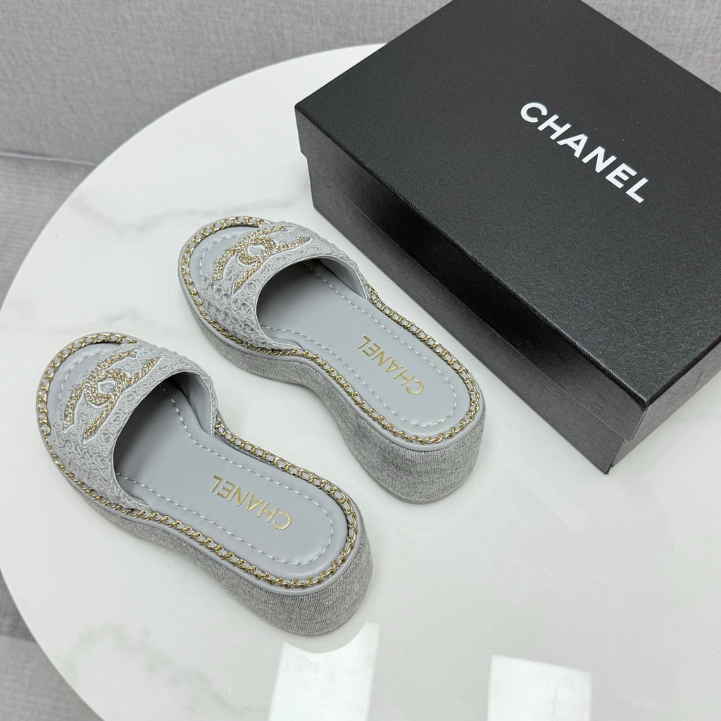 CC WEDGE SOLE SANDALS 25S IN DUSTY BLUE GREY FABRIC WITH LOGO