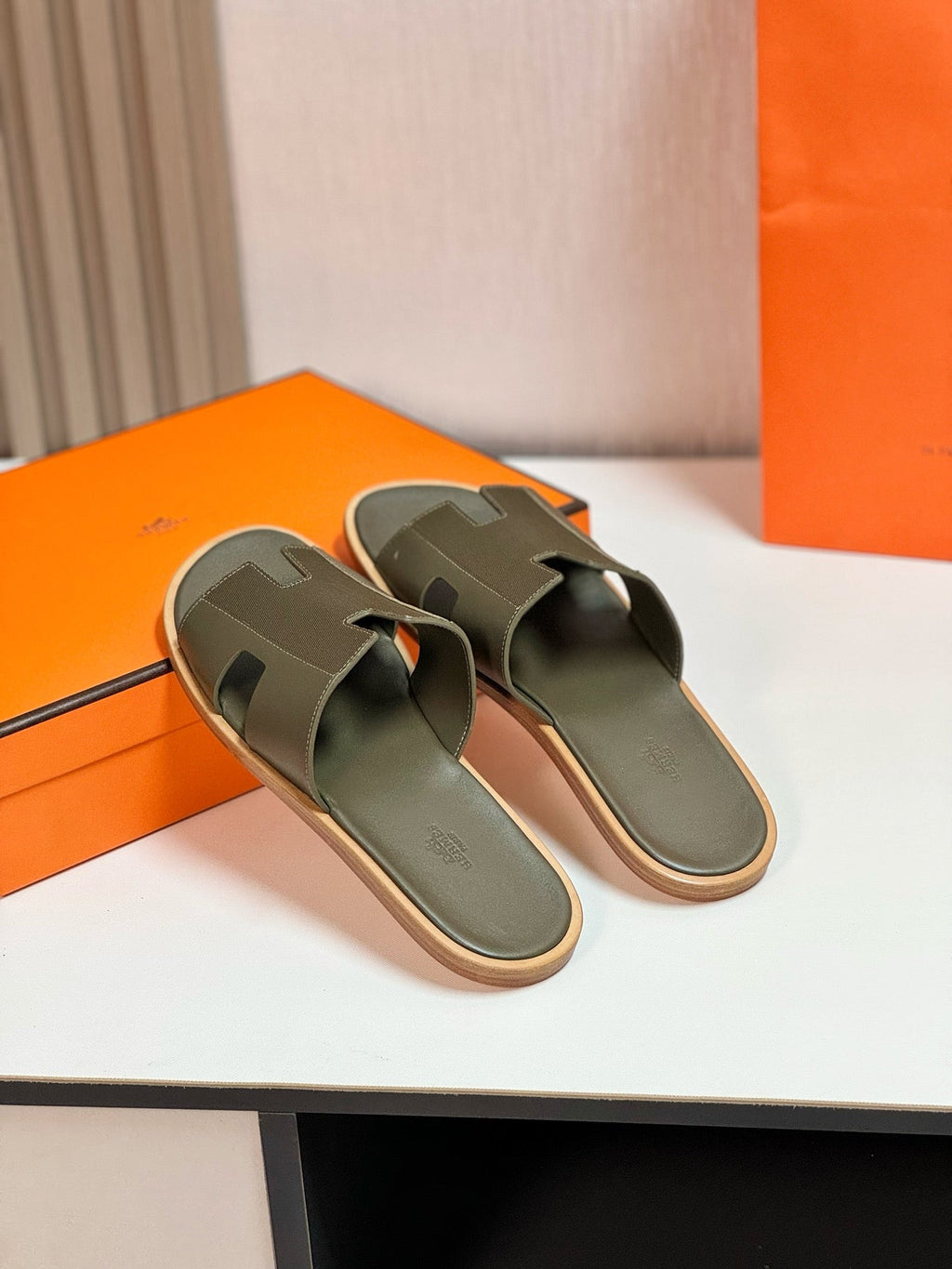 IZMIR SANDAL MOSS LAMBSKIN