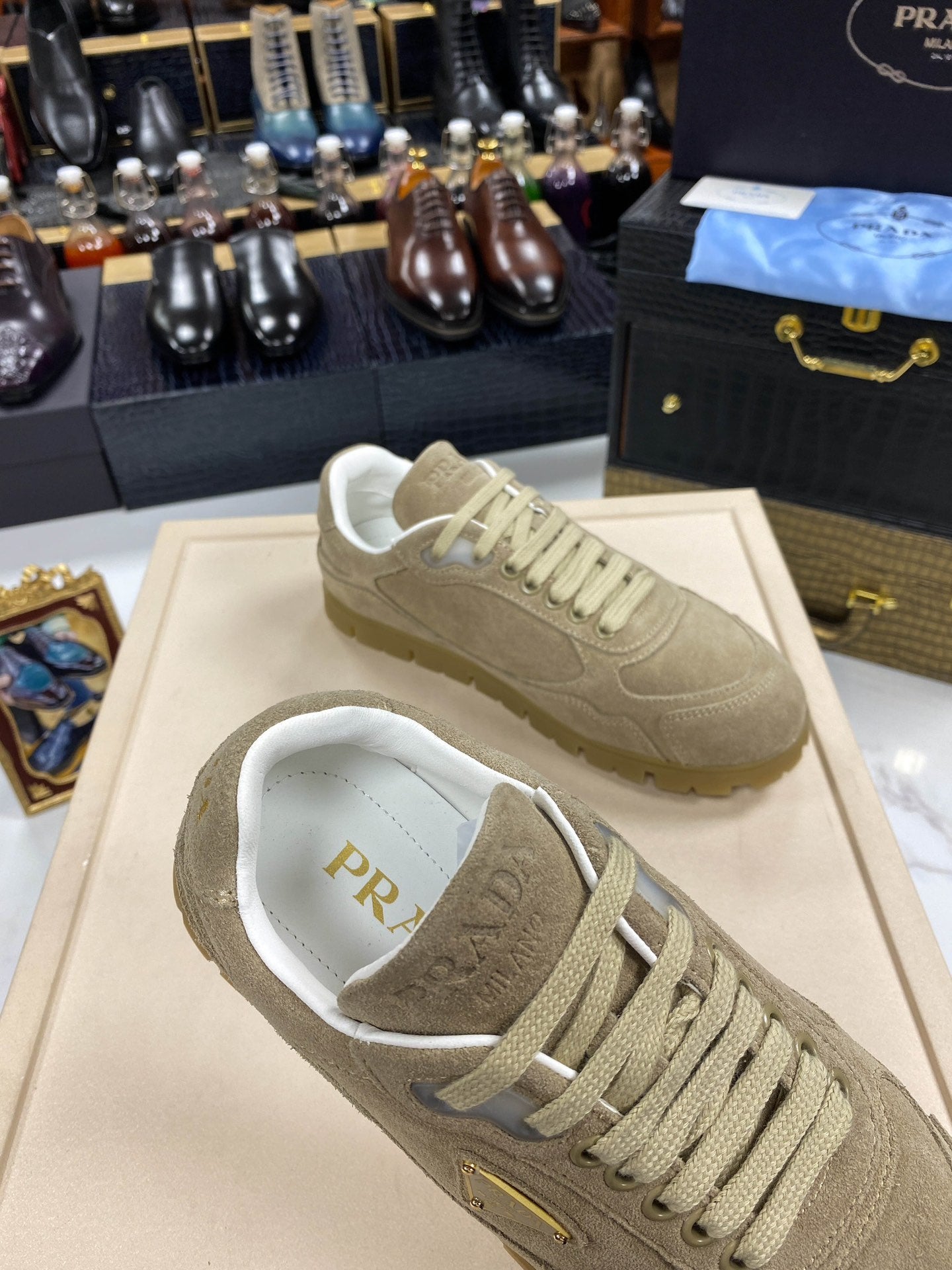 PRA TRAIL FADED ECRU SUEDE SNEAKERS