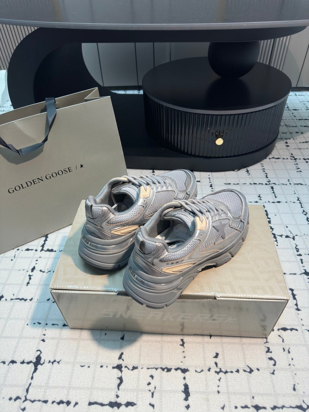 LIGHTSTAR WITH GREY CALFSKIN AND MESH UPPER AND GREY STAR