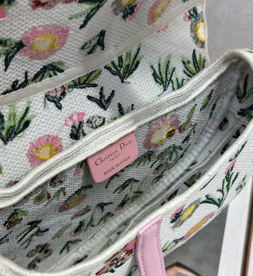 DIOR 26S SADDLE BAG 25 IN MULTICOLOR FLORAL EMBROIDERED JACQUARD