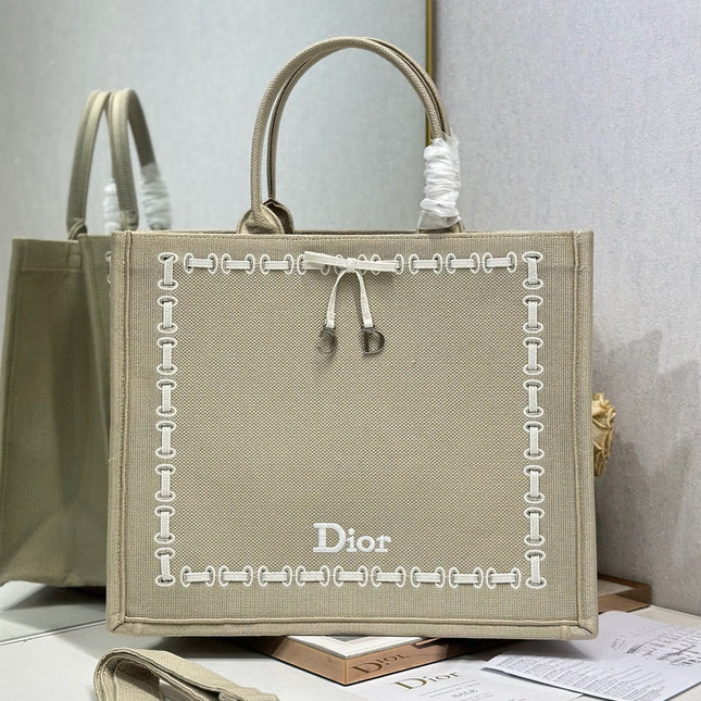 DIOR 26S LARGE BOOK TOTE 42 IN BEIGE WOVEN FABRIC