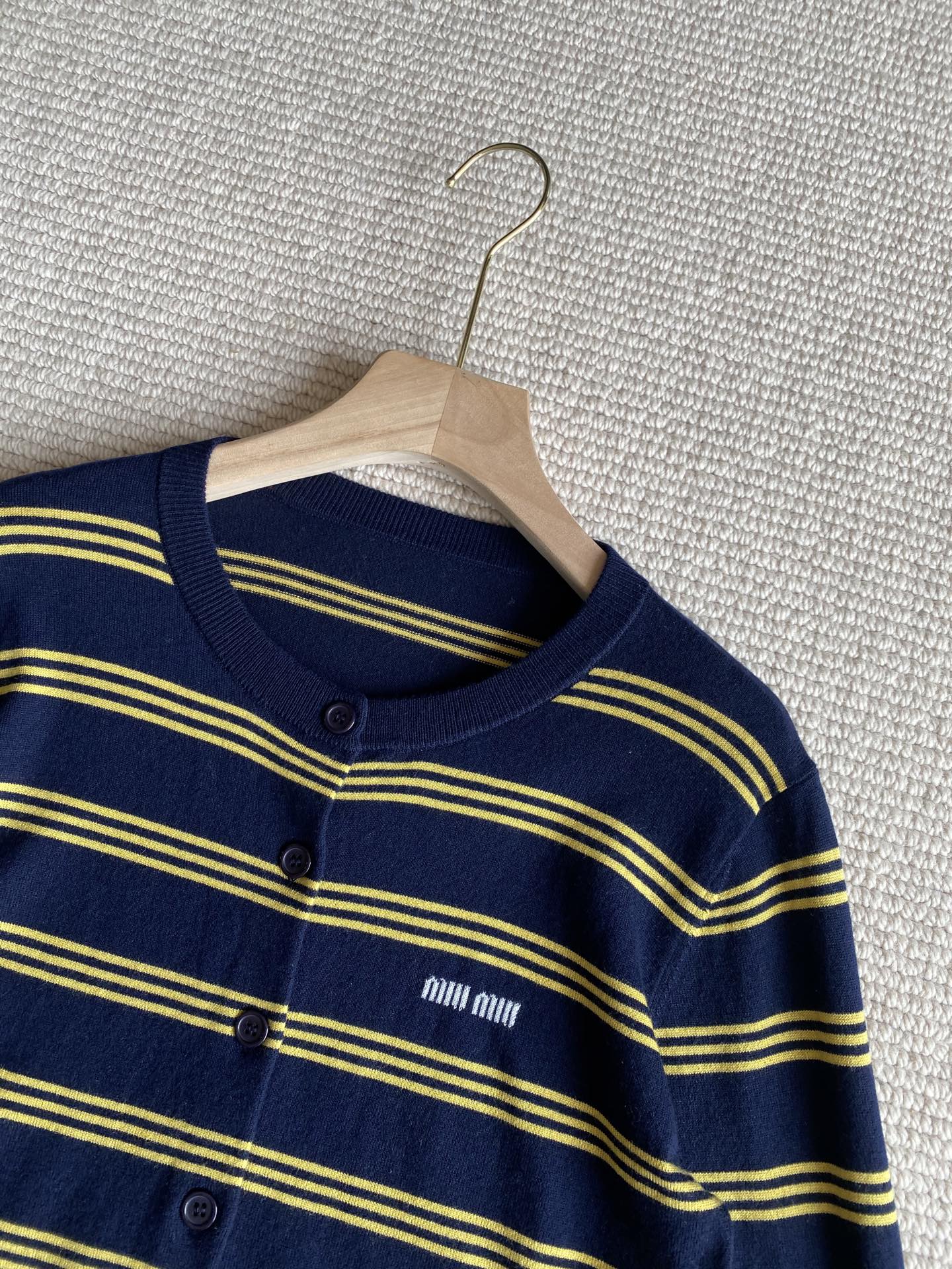 MIUMIU CARDIGAN STYLE 129