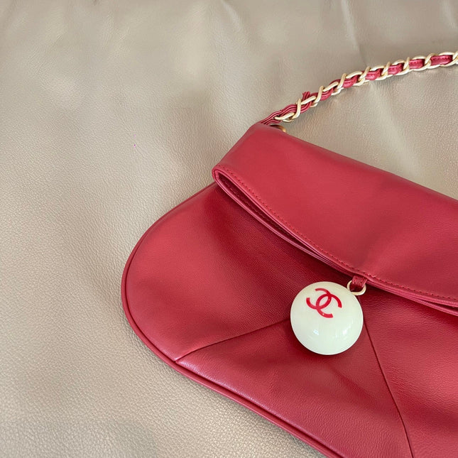 CHANEL 26S SHOULDER BAG 23 IN RED LAMBSKIN GOLD HARDWARE WITH PEARL