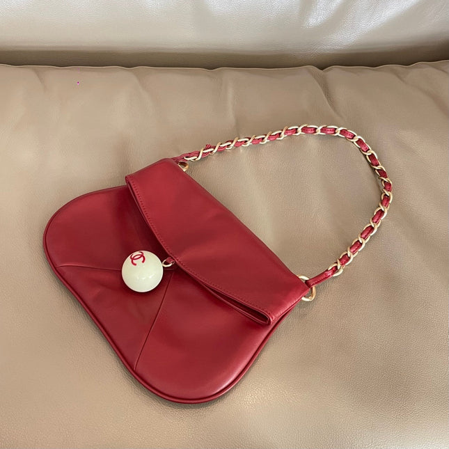 CHANEL 26S SHOULDER BAG 23 IN RED LAMBSKIN GOLD HARDWARE WITH PEARL