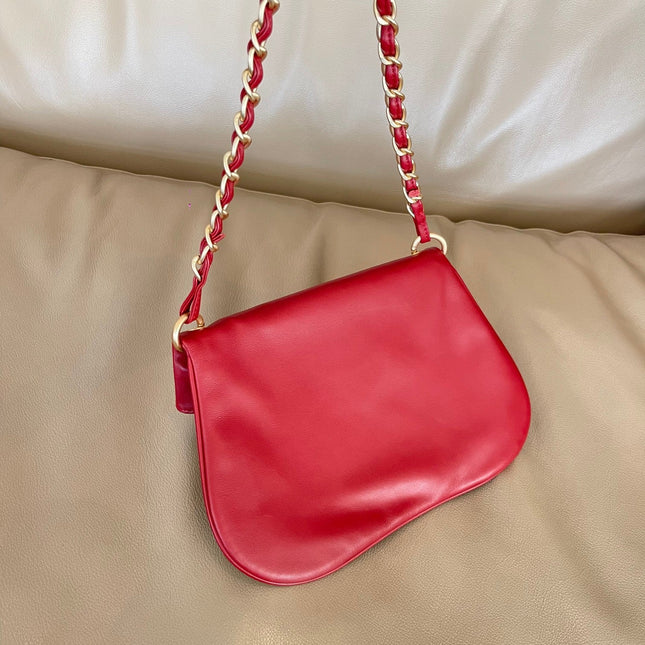 CHANEL 26S SHOULDER BAG 23 IN RED LAMBSKIN GOLD HARDWARE WITH PEARL