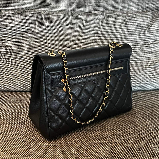 CHANEL 26S LARGE CC LOGO FLAP SHOULDER BAG 33 IN BLACK CAVIAR CALFSKIN GOLD HARDWARE