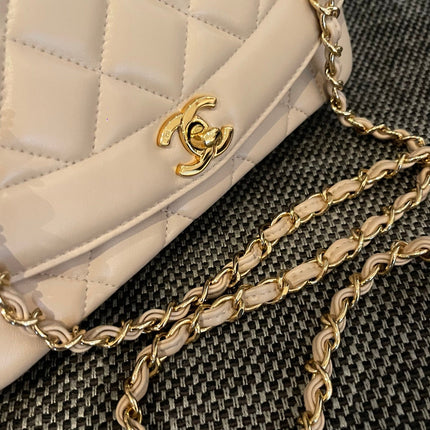 CHANEL 26S FLAP SHOULDER BAG 22 IN BEIGE QUILTED LAMBSKIN GOLD HARDWARE