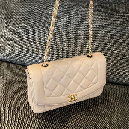 CHANEL 26S FLAP SHOULDER BAG 22 IN BEIGE QUILTED LAMBSKIN GOLD HARDWARE
