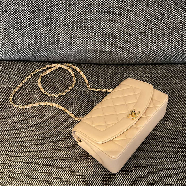 CHANEL 26S FLAP SHOULDER BAG 22 IN BEIGE QUILTED LAMBSKIN GOLD HARDWARE