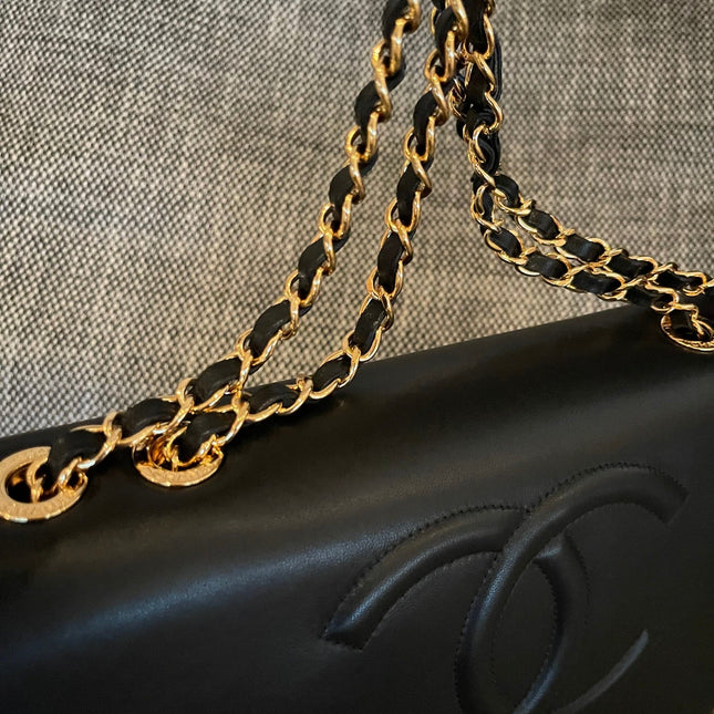 CHANEL 26S LARGE CC LOGO FLAP SHOULDER BAG 33 IN BLACK LAMBSKIN GOLD HARDWARE