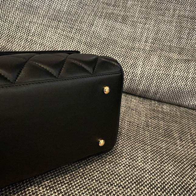 CHANEL 26S LARGE CC LOGO FLAP SHOULDER BAG 33 IN BLACK LAMBSKIN GOLD HARDWARE