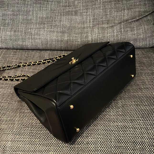 CHANEL 26S LARGE CC LOGO FLAP SHOULDER BAG 33 IN BLACK LAMBSKIN GOLD HARDWARE