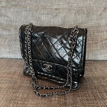 CHANEL 26S CLASSIC FLAP BAG 26 IN BLACK AGED CRINKLED CALFSKIN DARK SILVER HARDWARE