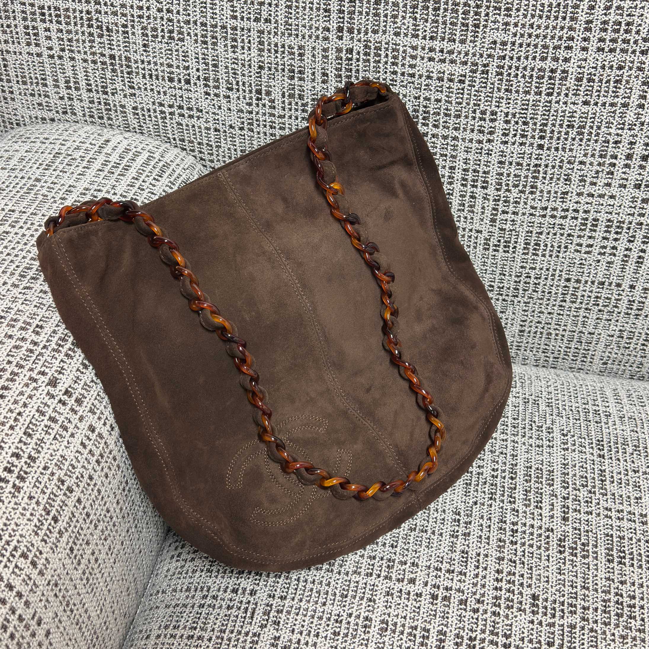 CHANEL 26S LARGE HOBO BAG 33 IN DARK BROWN SUEDE TORTOISE RESIN CHAIN