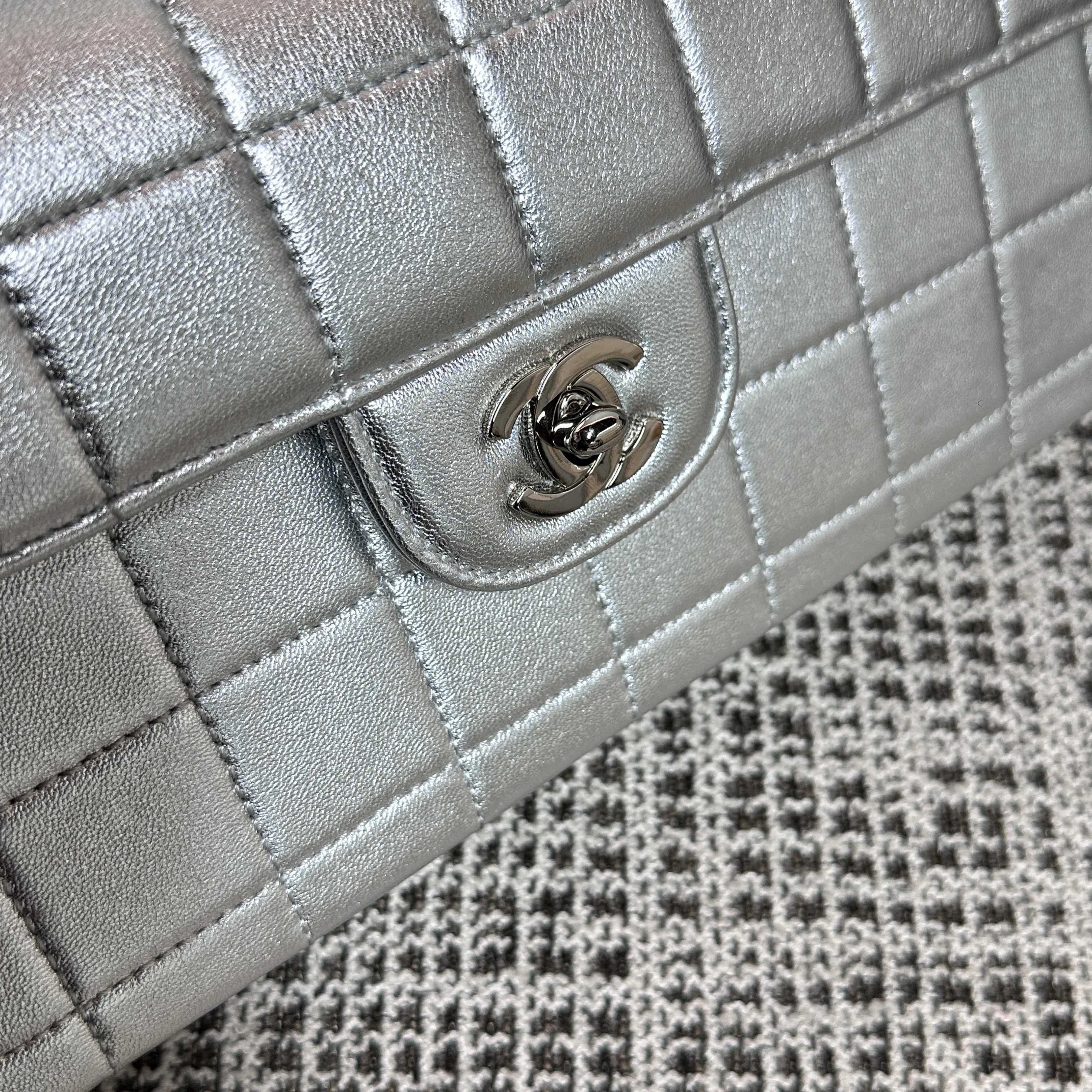 CHANEL 26S FLAP BAG 26 IN SILVER CALFSKIN SILVER HARDWARE