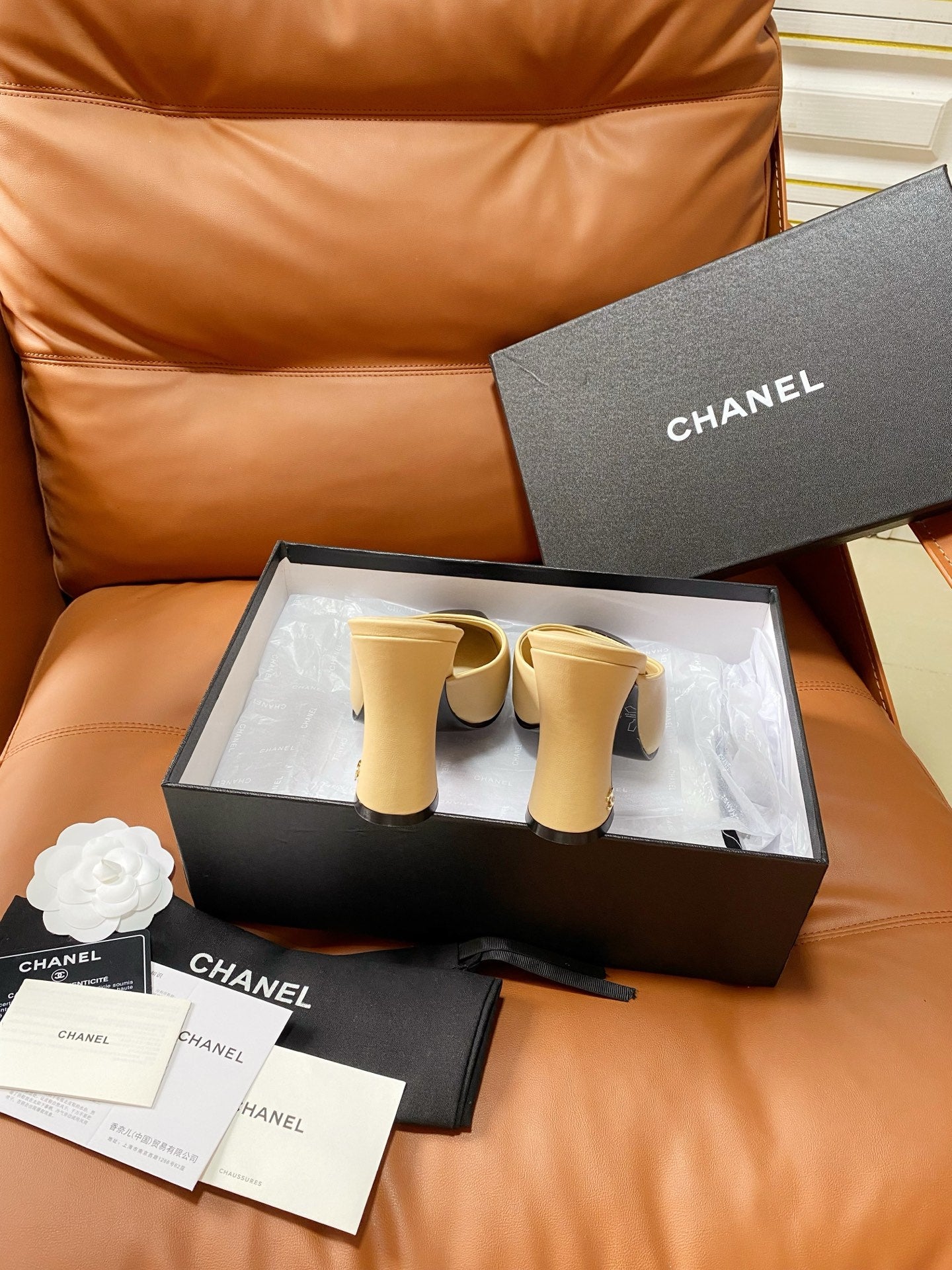 CHANEL 26S HIGH-HEEL MULES 90 MM IN BLACK AND BEIGE LAMBSKIN