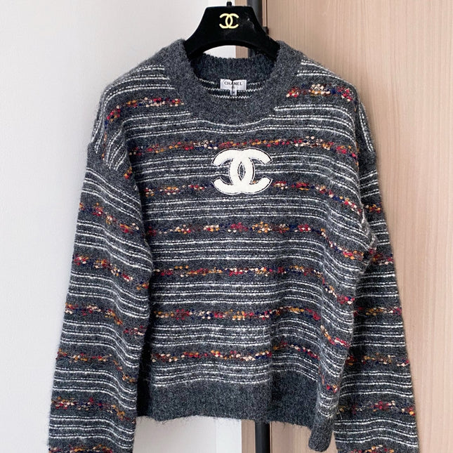 CHANEL 25S LONG-SLEEVE SWEATER 535