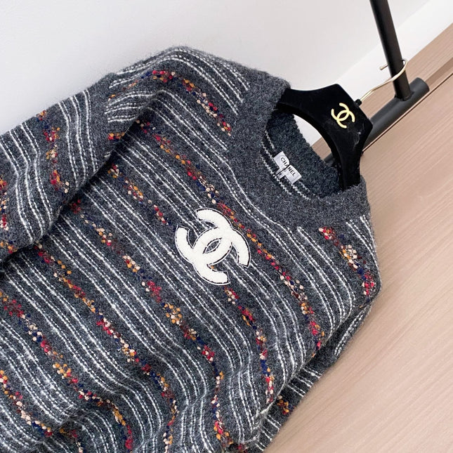 CHANEL 25S LONG-SLEEVE SWEATER 535